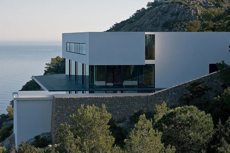 Dream-house-in-Ibiza-with-wonderful-views-05-775x516